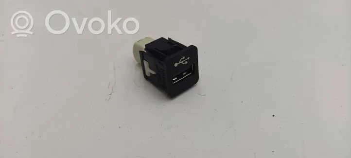 BMW 5 G30 G31 Connettore plug in USB 9229294