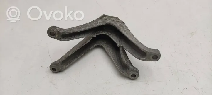 BMW M5 F90 Engine mounting bracket 7853647