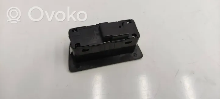 BMW 3 F30 F35 F31 Takaluukun avauskytkimen painike/kytkin 9275121