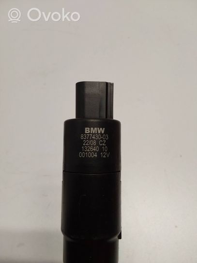 BMW X5 E70 Žibintų apiplovimo skysčio siurbliukas 8377430