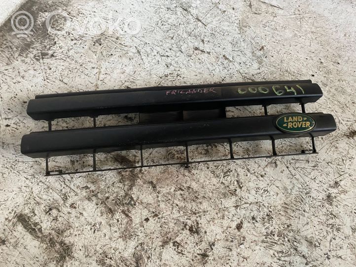 Land Rover Freelander Grille calandre supérieure de pare-chocs avant 