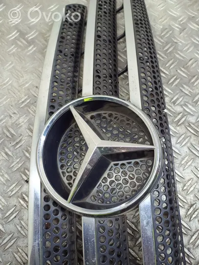 Mercedes-Benz ML W163 Maskownica / Grill / Atrapa górna chłodnicy 