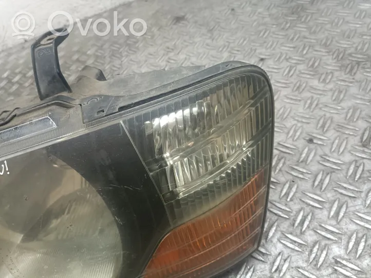 Mitsubishi Pajero Sport I Faro/fanale 