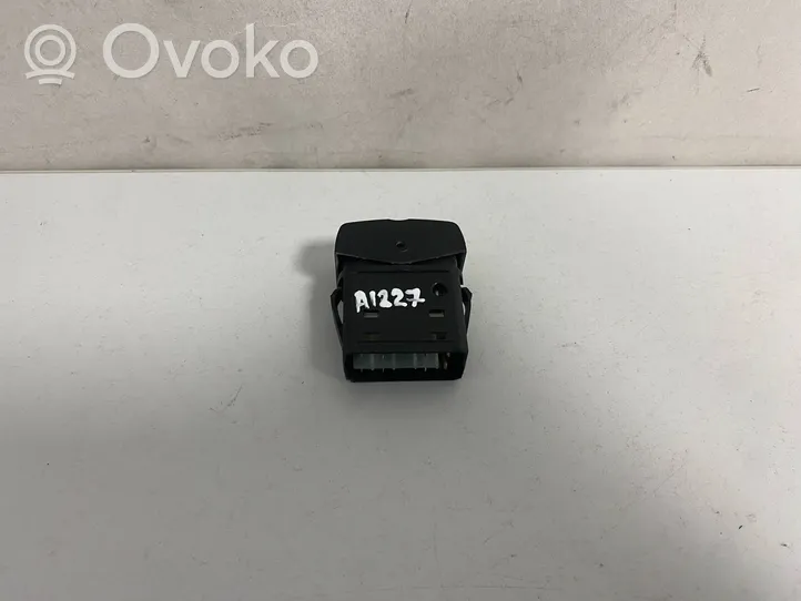 Mercedes-Benz Vito Viano W639 Windscreen/window heater switch 6395451907