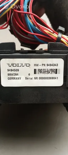 Volvo S70  V70  V70 XC Saugiklių dėžė (komplektas) 9494509
