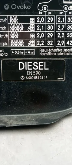 Mercedes-Benz E W211 Bouchon, volet de trappe de réservoir à carburant A0005843117