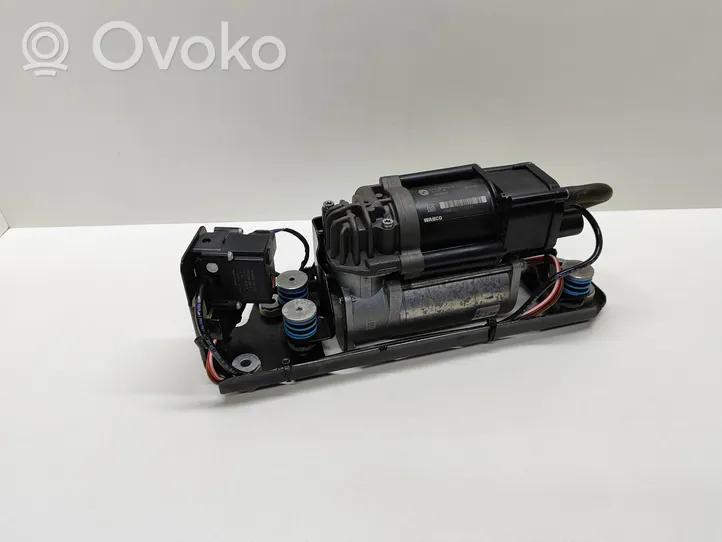 BMW 5 F10 F11 Air suspension compressor/pump 6875176