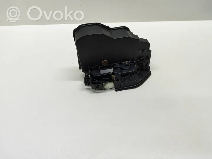 BMW 5 F10 F11 Front door lock 7229461