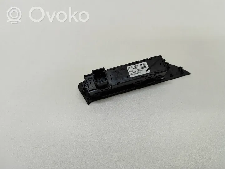 BMW 3 F30 F35 F31 Antipraslidimo/ sukibimo (ASR) jungtukas 9252911