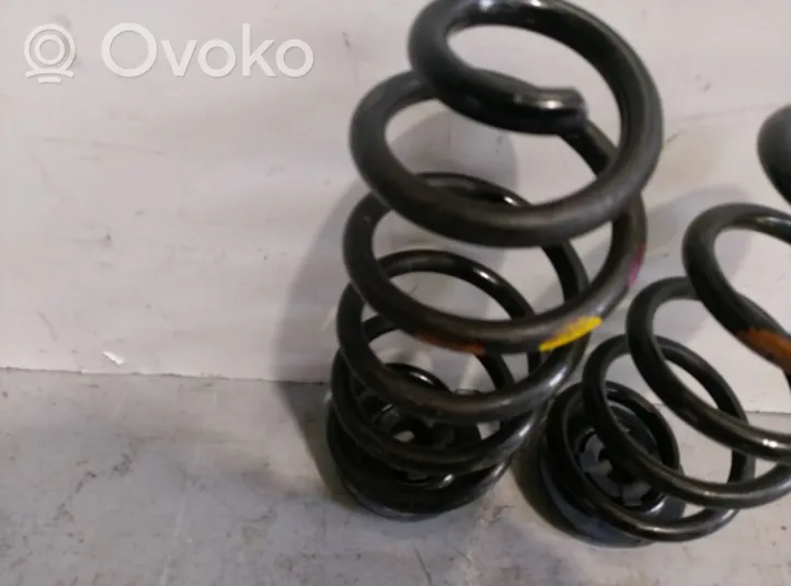 Renault Twingo III Rear coil spring 