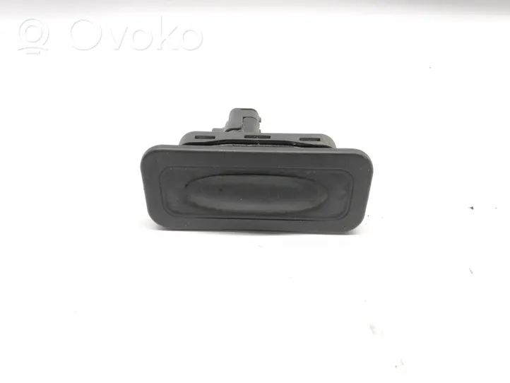 Renault Megane III Tailgate exterior lock 