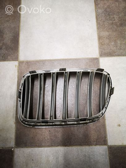 BMW 7 F01 F02 F03 F04 Grille calandre supérieure de pare-chocs avant 7210726