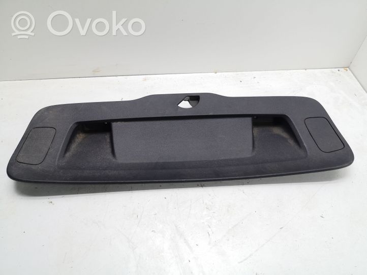 Volkswagen PASSAT B7 USA Rivestimento portellone 561867605B