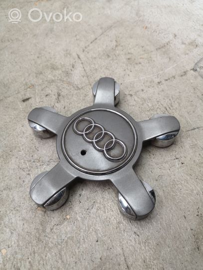 Audi A6 C7 Borchia ruota originale 8R0601165