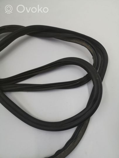 Volkswagen Touareg II Trunk rubber seal (body) 