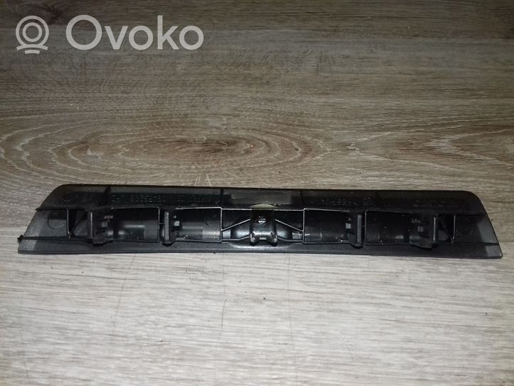 Volvo S60 Kita panelės detalė 