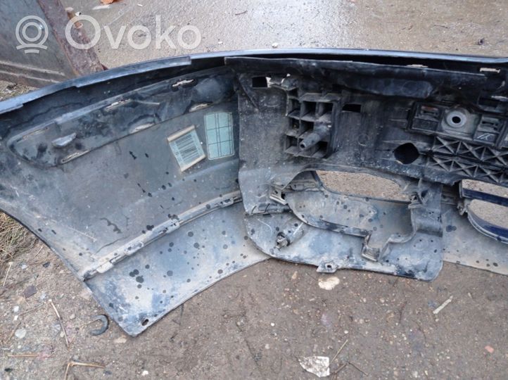 Volvo V70 Zderzak przedni 