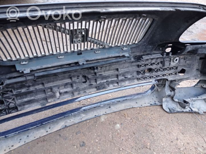 Volvo V70 Zderzak przedni 