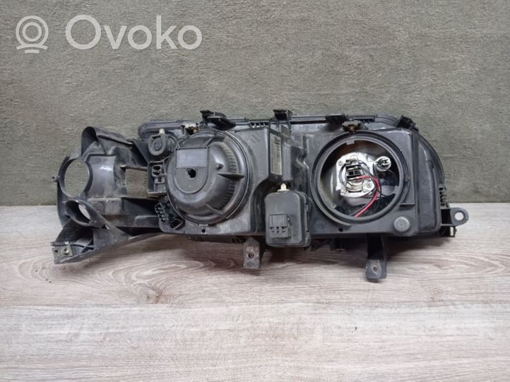 Volvo S80 Lampa przednia 89006404