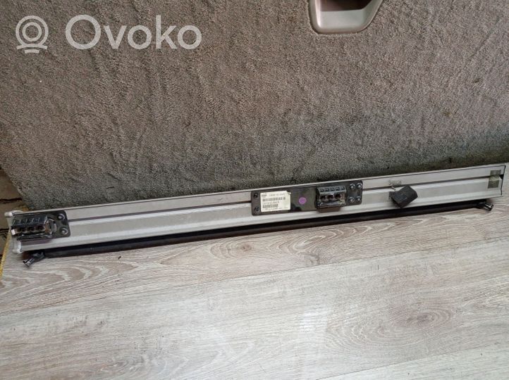 Volvo V50 Tavaratilan suojaverkko 