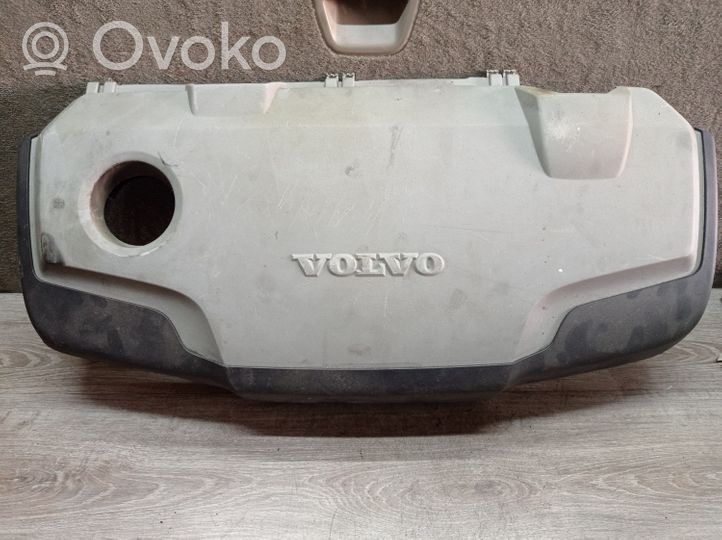 Volvo V70 Variklio dangtis (apdaila) 