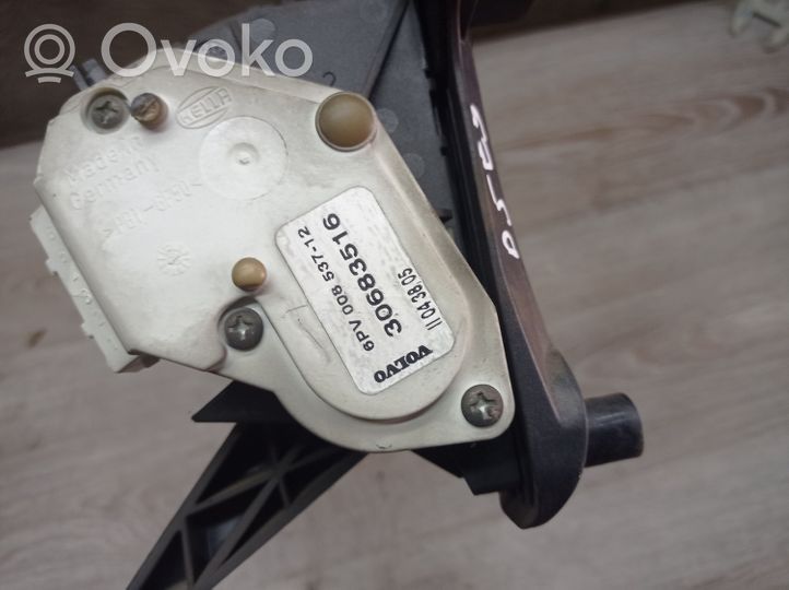Volvo V70 Akceleratoriaus pedalas 