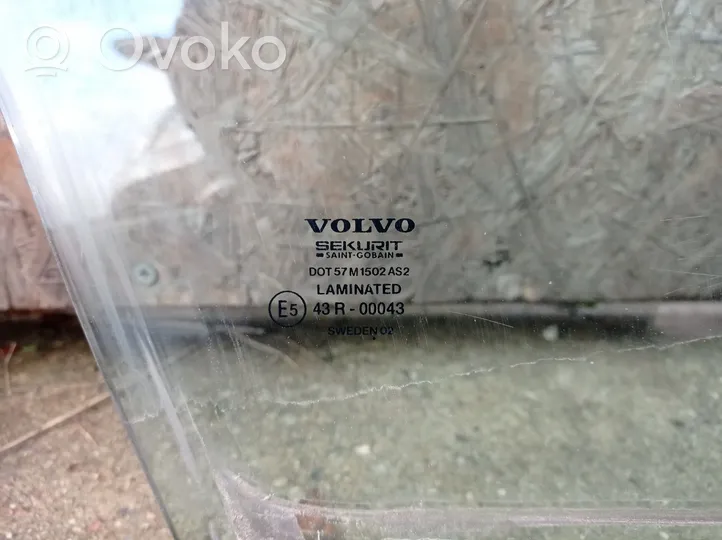 Volvo V70 Front door window glass four-door 43R0043