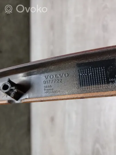 Volvo V70 Rivestimento del vano portaoggetti del cruscotto 