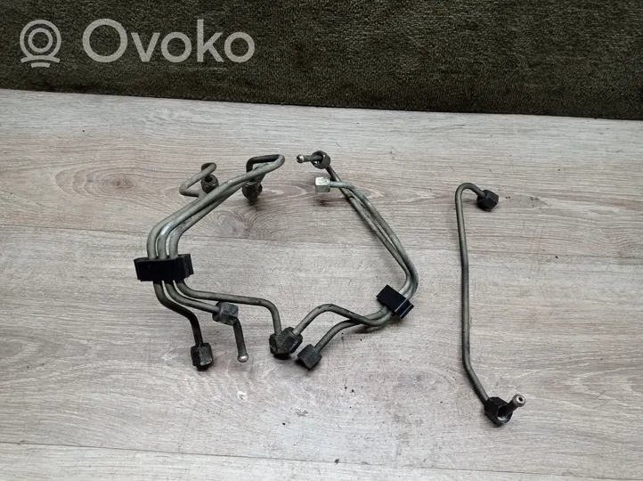 Volvo S60 Fuel injector supply line/pipe 