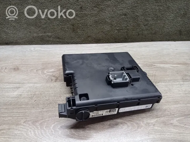 Volvo S60 Fuse module 12217799