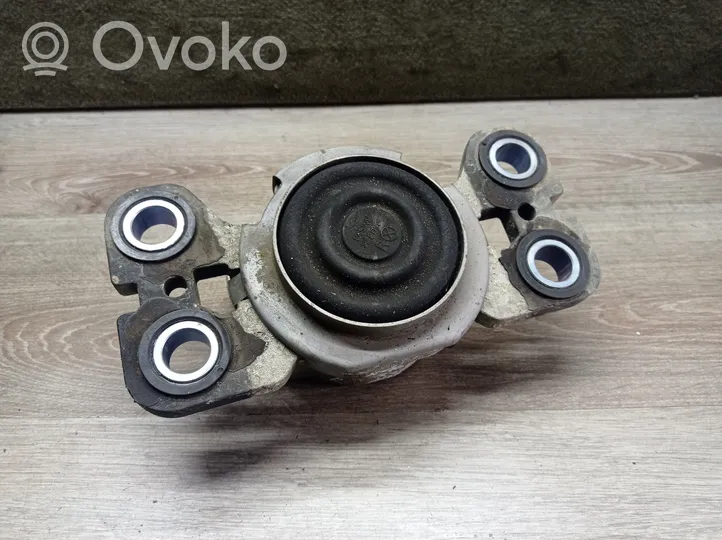 Volvo XC70 Engine mount bracket 6G927M121NF