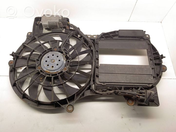 Audi A6 S6 C6 4F Convogliatore ventilatore raffreddamento del radiatore 4F0121003D