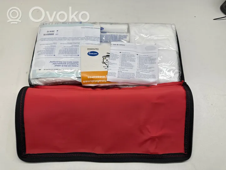 Audi A4 S4 B8 8K Trousse de premiers secours 8K0860282