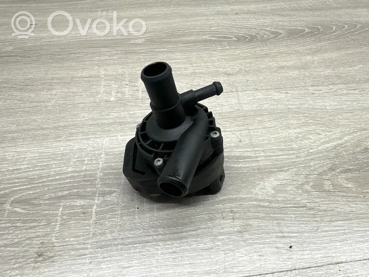 Mercedes-Benz E C207 W207 Pompe à eau de liquide de refroidissement A2048350264