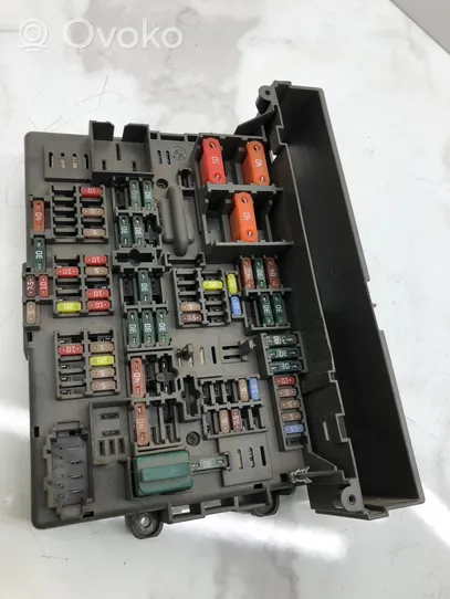 BMW 3 E92 E93 Fuse box set 10688710