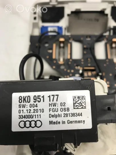 Audi A5 8T 8F Éclairage lumière plafonnier avant 8T947135B