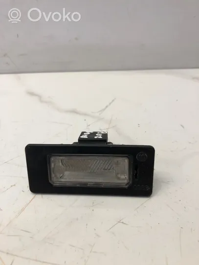 Audi A4 S4 B8 8K Lampa oświetlenia tylnej tablicy rejestracyjnej 8T0943021