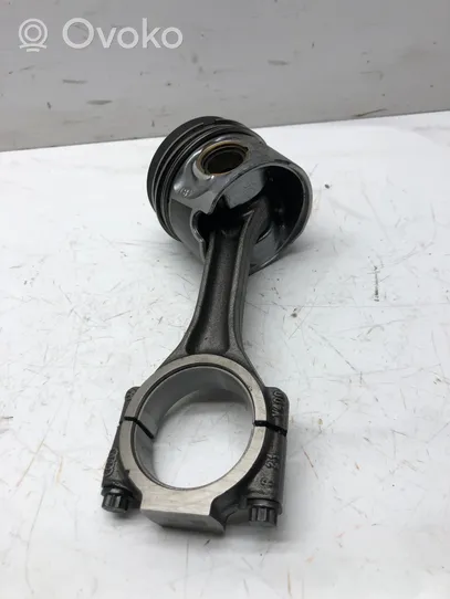 Volkswagen PASSAT B5.5 Piston with connecting rod 