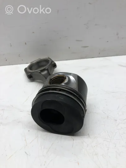 Volkswagen PASSAT B5.5 Piston with connecting rod 