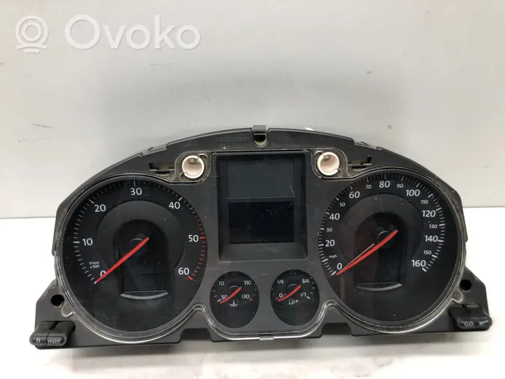 Volkswagen PASSAT B6 Speedometer (instrument cluster) 3C0920960H