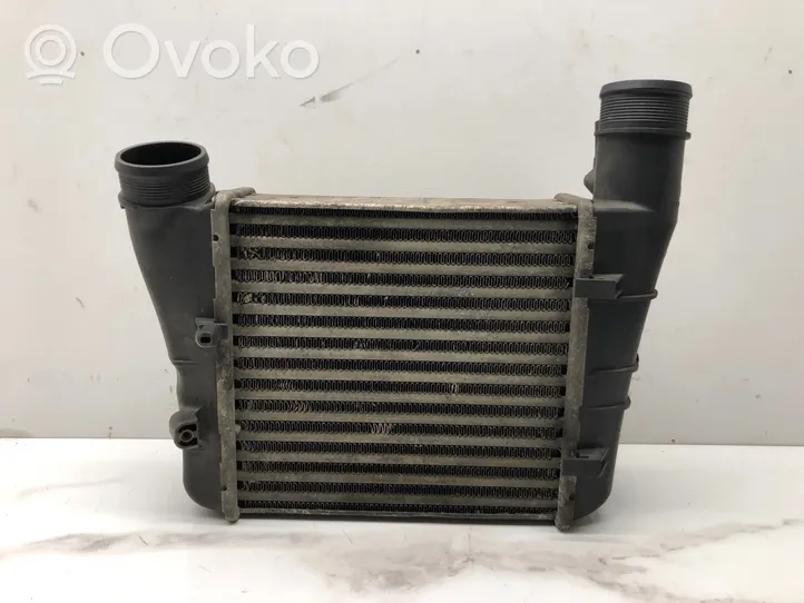 Audi A4 S4 B7 8E 8H Chłodnica powietrza doładowującego / Intercooler 8E0145805T