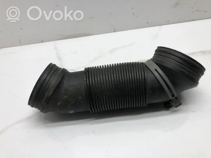 Volkswagen Golf V Rura / Wąż dolotowy powietrza 1K0129684L