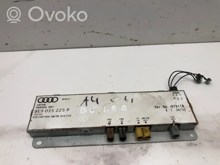 Audi A4 S4 B6 8E 8H Antenos stiprintuvas 8E9035225P