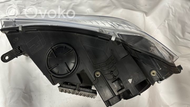 BMW X5 F15 Lampa przednia 7214852