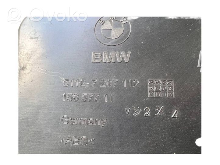 BMW 5 F10 F11 Galinis laikiklis bamperio 7207112