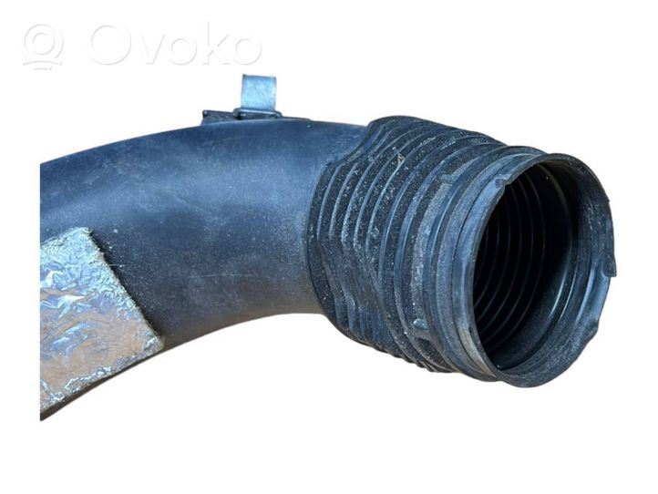 BMW X5 F15 Część rury dolotu powietrza 13718512381