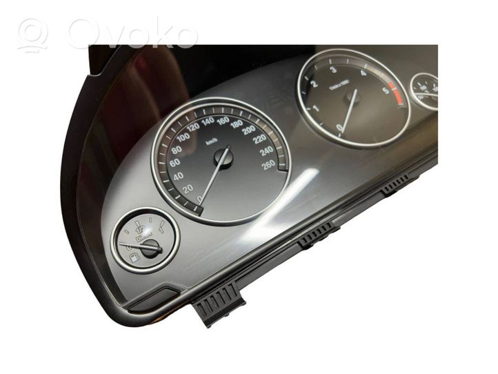 BMW 5 F10 F11 Speedometer (instrument cluster) 9249344