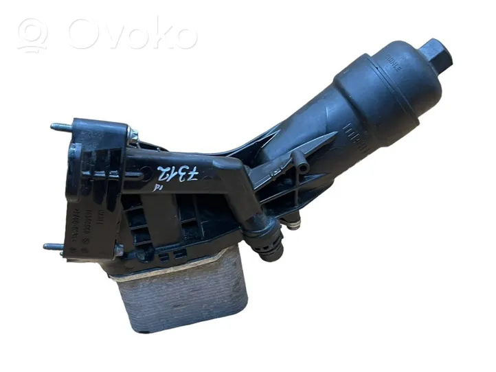 BMW 5 F10 F11 Supporto di montaggio del filtro dell’olio 8585625