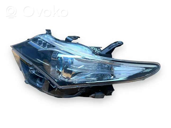 Toyota Auris E180 Lampa przednia 8115002E21