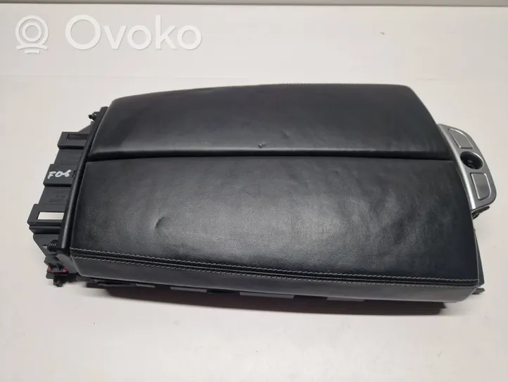 BMW 6 F06 Gran coupe Armrest 105057786C